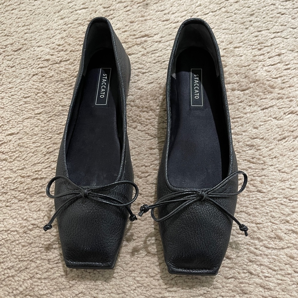 Staccato black ballerina flats in 7.5